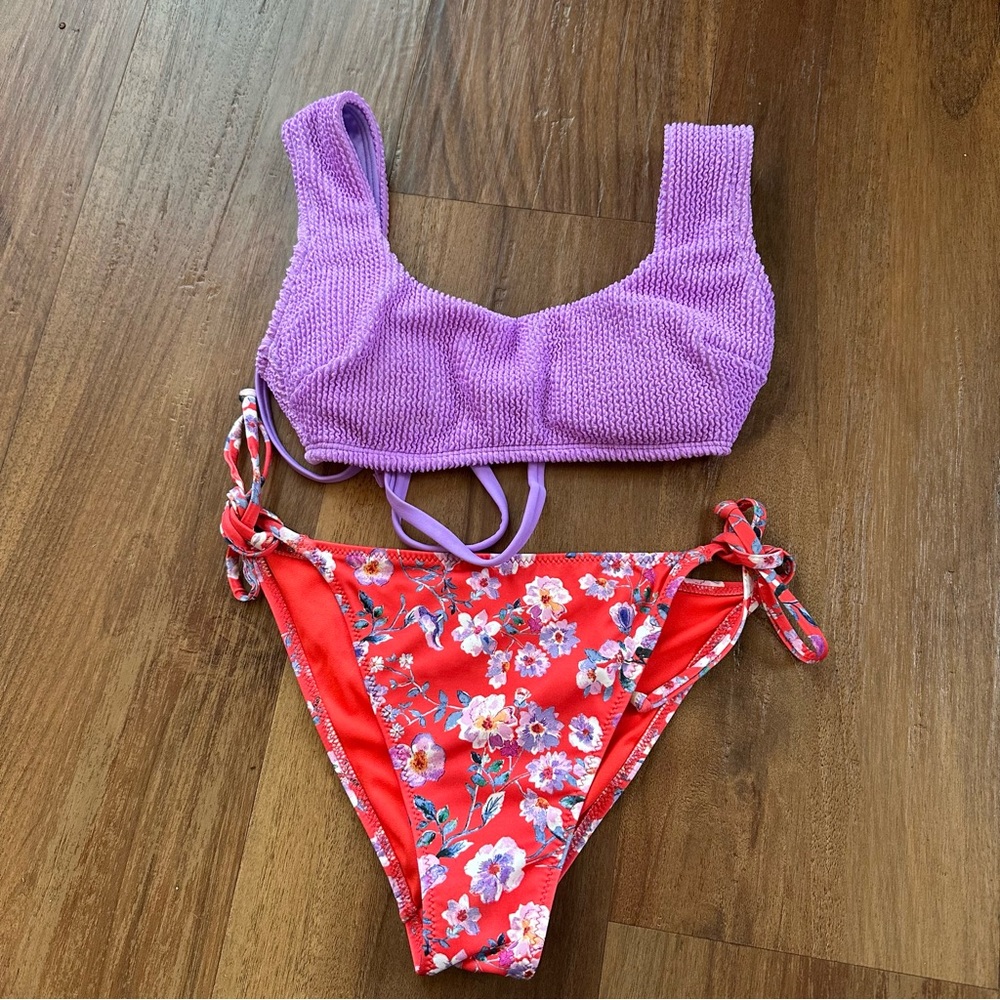 Bathing suit top/ bottoms